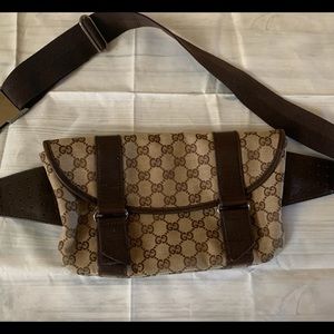 Authentic Vintage Gucci Fanny Pack / Crossbody Bag